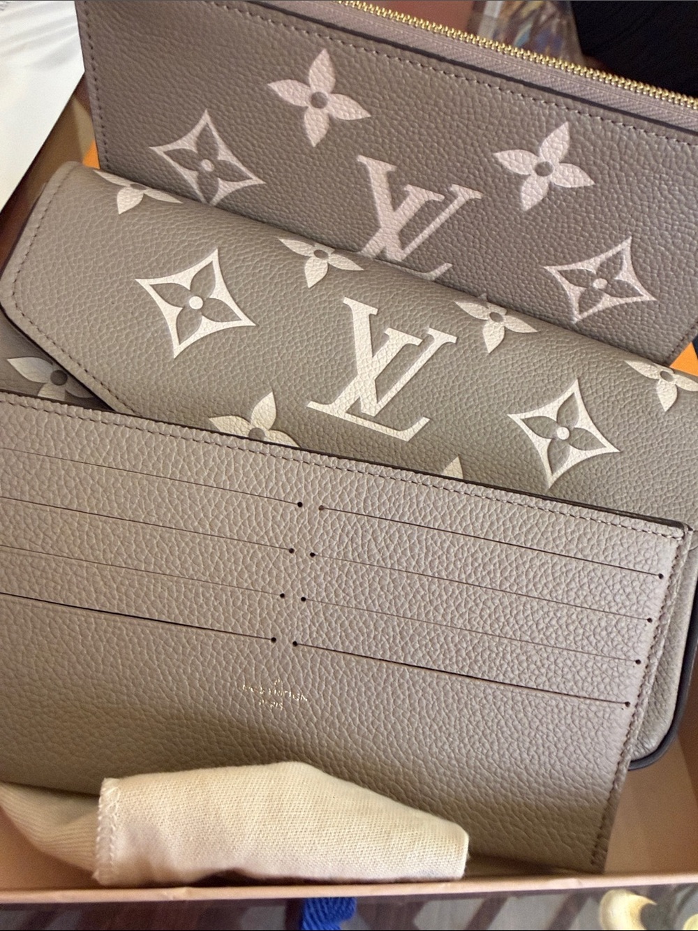 Louis Vuitton Pochette Félicie Tourterelle Gray/Cream Monogram EUC - Picture 8 of 8